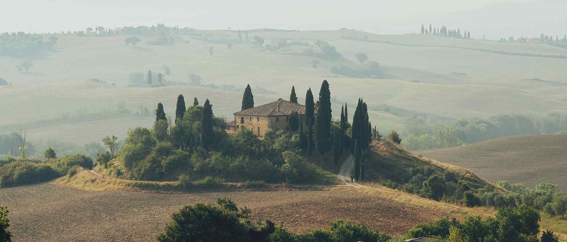 https://giannagiourouki.gr/wp-content/uploads/2020/12/hero_location_couples.jpg